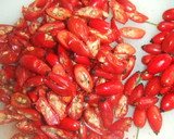 Foto del paso 1 de la receta: Mermelada de naranja, lima y escaramujos