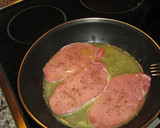 Foto del paso 1 de la receta: Lomo de cerdo con crema de limoncelo