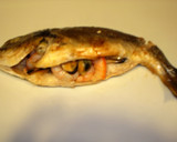 Foto del paso 4 de la receta: Dorada al limón rellena de gambas