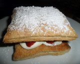 Foto del paso 8 de la receta: Delicia hojaldrada de fresas