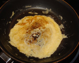 Foto del paso 3 de la receta: Tortilla de queso y caviar