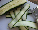 Foto del paso 1 de la receta: Ensalada sencilla de aguacate, tomate y queso cotagge