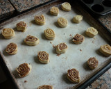 Foto del paso 4 de la receta: Rollitos de hojaldre rellenos de crema pastelera de chocolate y dulce de leche