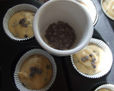 Foto del paso 4 de la receta: Magdalenas de plátano con chocolate