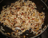Foto del paso 3 de la receta: Arroz y champiñones salteados