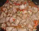 Foto del paso 3 de la receta: Estofado de vaca con setas oreja de Judas