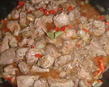 Foto del paso 3 de la receta: Estofado de vaca con setas oreja de Judas