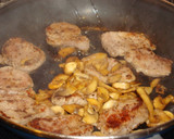 Foto del paso 6 de la receta: Solomillo de cerdo y champiñones a la sidra