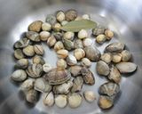 Foto del paso 1 de la receta: Sopa con mariscos gallegos