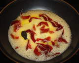 Foto del paso 2 de la receta: Tortilla a la francesa con jamón Ibérico