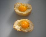 Foto del paso 1 de la receta: Nido de pan con huevos de codorniz