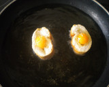 Foto del paso 2 de la receta: Nido de pan con huevos de codorniz