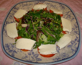 Foto del paso 4 de la receta: Ensalada completa con mozzarella y surimi