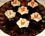 Foto del paso 5 de la receta: Aperitivos en vasito rellenos de ensalada de arroz con surimi