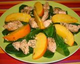Foto del paso 5 de la receta: Ensalada de espinacas, salmón y kaki