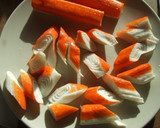 Foto del paso 2 de la receta: Ensalada de surimi con mayonesa de aguacate