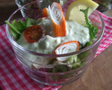 Foto del paso 3 de la receta: Ensalada de surimi con mayonesa de aguacate