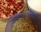 Foto del paso 3 de la receta: Gelatina de fresas con crema