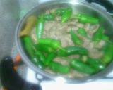 Foto del paso 3 de la receta: Carne de cerdo con pimientos del piquillo