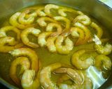 Foto del paso 2 de la receta: Ensalada de langostinos con arroz salvaje y salsa de naranja
