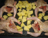 Foto del paso 2 de la receta: Picantones rellenos de jamón y dátiles