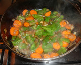 Foto del paso 3 de la receta: Conejo con salsa de la huerta y pimientos secos
