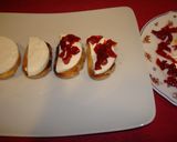 Foto del paso 3 de la receta: Tostas con queso fresco y pimientos caramelizados
