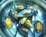 Foto del paso 1 de la receta: Entrante de mejillones y besamel