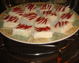 Foto del paso 3 de la receta: Canapés de queso de cabra y virutas de jamón