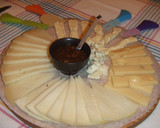 Foto del paso 2 de la receta: Tabla de quesos y embutidos variados
