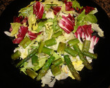 Foto del paso 4 de la receta: Ensalada de espárragos salteados e ibérico