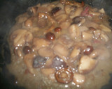 Foto del paso 2 de la receta: Muslo de pato confitado con setas en su jugo