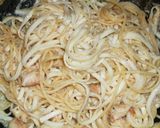 Foto del paso 3 de la receta: Tallarines orientales con pollo y curry