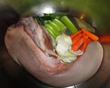 Foto del paso 1 de la receta: Lengua con alcaparras y frutos secos