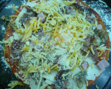 Foto del paso 1 de la receta: Pizza de huevo frito y cecina