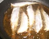 Foto del paso 3 de la receta: Móllera o bacaladilla frita rebozada, en compañia