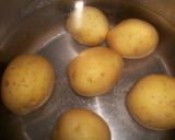 Foto del paso 1 de la receta: Patatitas con setas y jamón ibérico al tomillo