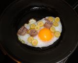 Foto del paso 3 de la receta: Huevos con aceitunas y anchoas