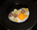 Foto del paso 3 de la receta: Huevos con aceitunas y anchoas