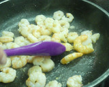 Foto del paso 3 de la receta: Entrante de crema de puerros con gambitas