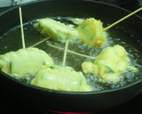 Foto del paso 3 de la receta: Pincho de langostino, calabacín y bacon en tempura