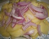 Foto del paso 1 de la receta: Tortilla de habitas tiernas con patatas y cebolla morada