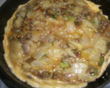 Foto del paso 3 de la receta: Tortilla de habitas tiernas con patatas y cebolla morada
