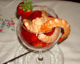 Foto del paso 3 de la receta: Cóctel de fresones y langostinos