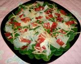 Foto del paso 3 de la receta: Ensalada de espinacas, con jamón ibérico, queso laminado y nueces