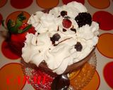 Foto del paso 2 de la receta: Copa de helado con frutos rojos y nata