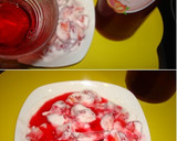 Foto del paso 2 de la receta: Fresones con yogurt y granadina
