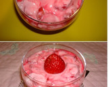 Foto del paso 3 de la receta: Fresones con yogurt y granadina