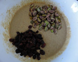Foto del paso 4 de la receta: Bizcocho de pistachos y frutos rojos