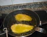 Foto del paso 3 de la receta: Filetes de pollo empanados con gusanitos